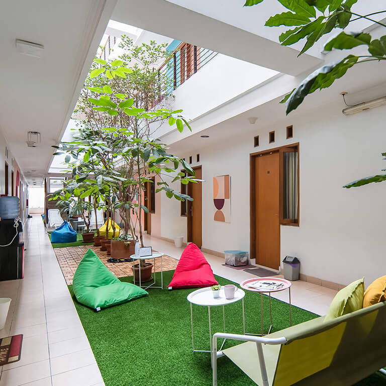 dekat Universitas Kristen Maranatha 1